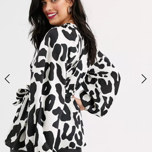 ASOS DESIGN plunge top with kimono sleeve and belt detail in animal print - Picture 2 of 5